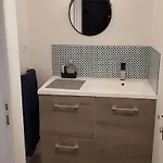 Apartment Meuble En Sous-sol En Plein Centre *