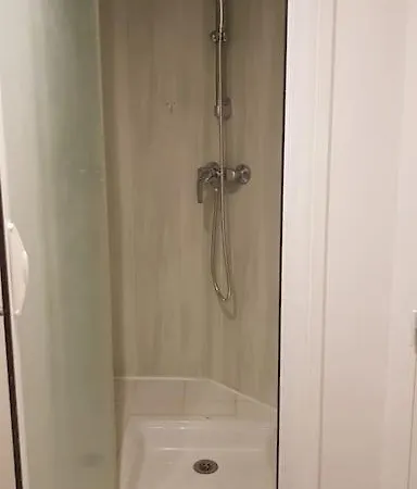 דירה Meuble En Sous-sol En Plein Centre