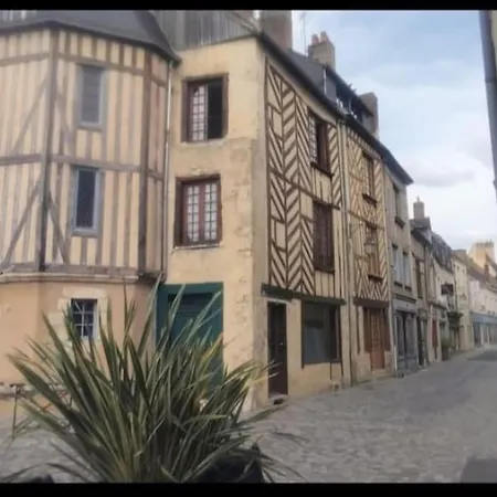 דירה Meuble En Sous-sol En Plein Centre La Ferté-Bernard