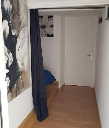 Meuble En Sous-sol En Plein Centre