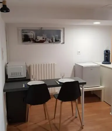 Meuble En Sous-sol En Plein Centre