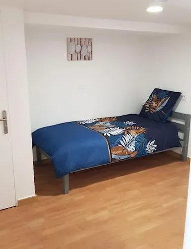 Meublé En Sous-sol En Plein Centre Appartamento La Ferté-Bernard